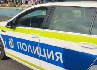 Разследват строежа на Младежкия център в Кърджали: Цени били завишени до 3 пъти Полицейски автомобил, разследване