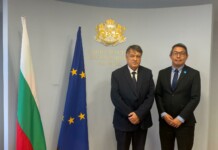 Министър Вълчев: Не можем да оставим всички предизвикателства пред децата на учителите Министър Вълчев: Не можем да оставим всички предизвикателства пред децата на учителите