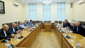 Пеев: Приоритет е гарантирането на добри условия на труд и сигурност за служителите, които ще преминат към „Ивкони Експрес“ 1 Срещата